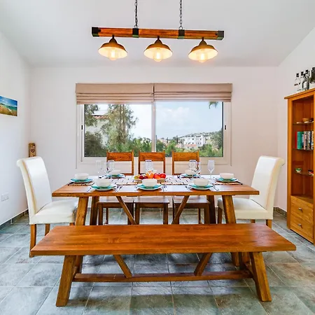 The Bridge By Ezoria Κόλπος των Κοραλλιών