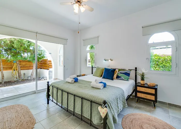 Vilă The Bridge By Ezoria Golful Coralilor