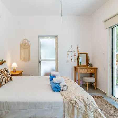 The Bridge By Ezoria Villa Coral Bay