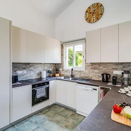 Villa The Bridge By Ezoria Coral Bay