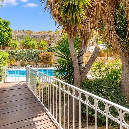 The Bridge By Ezoria Villa Coral Bay